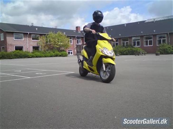 Yamaha jog R byttet billede 2