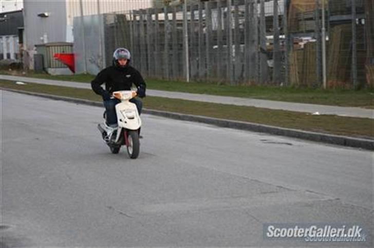 Yamaha jog-solgt billede 3