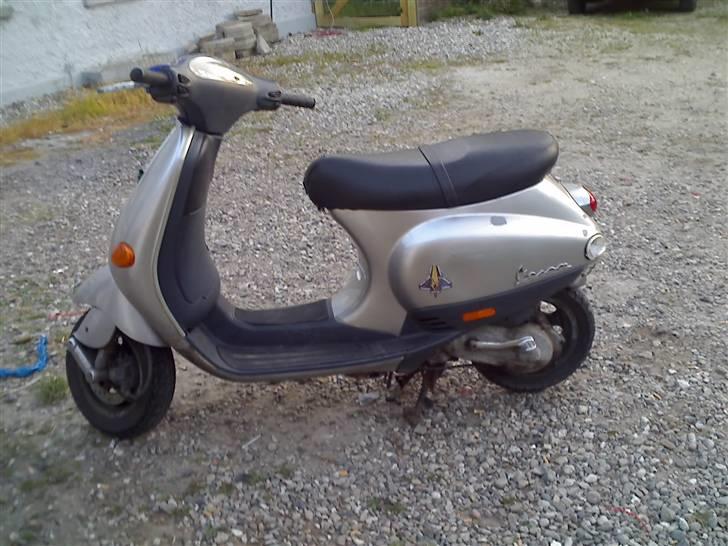 Piaggio Vespa (solgt) billede 2