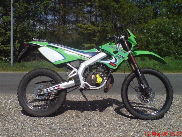 Derbi Senda R - dagen efter køb ( efter rengøring ) men stadig med de gamle dæk og blinklys billede 10