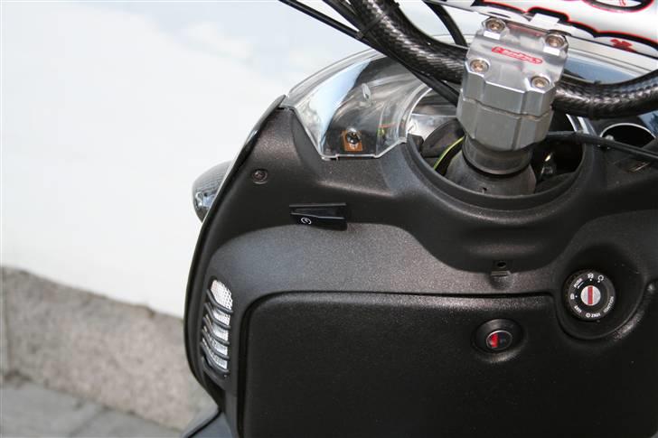 Aprilia #Sonic'^ ²ºº5 <3  * VÆK * - Elstarteren, som er monteret over handskerum :O <3 billede 16