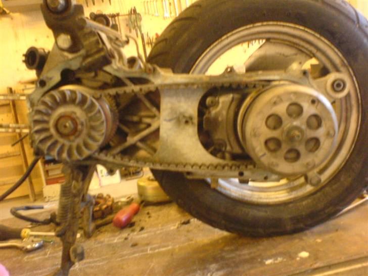 Yamaha Jog Space [FØR] - Opbygning af scooteren har ikke været ude at trille der endnu :) billede 2