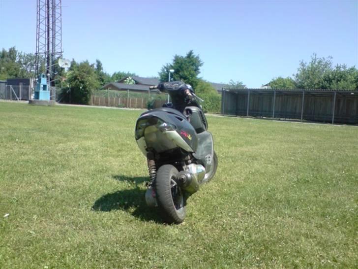 Aprilia Sonic  (under kniven !) billede 1