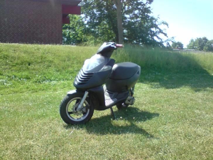 Aprilia Sonic  (under kniven !) billede 2