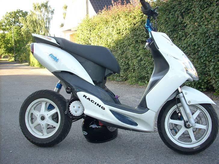 Yamaha Jog R //solgt// - udstødning er påmonteret nu:) billede 5