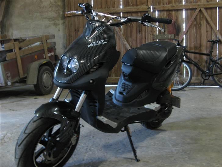 PGO PMX NAKED CARBON   billede 2