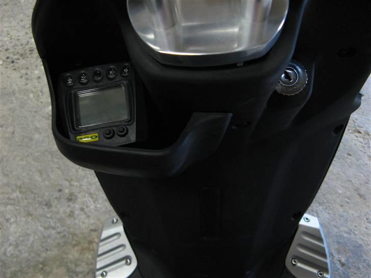 PGO PMX NAKED CARBON   billede 5