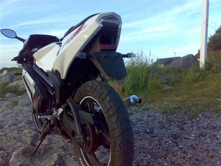 Rieju RS 2 Matrix "White" billede 4