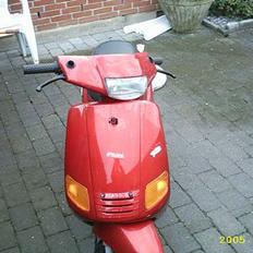 Piaggio Zip Det Røde Lyn