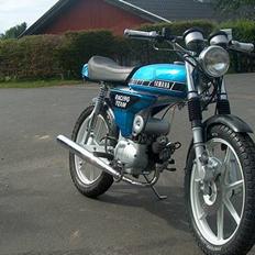 Yamaha 4 gear [NY FARVE]