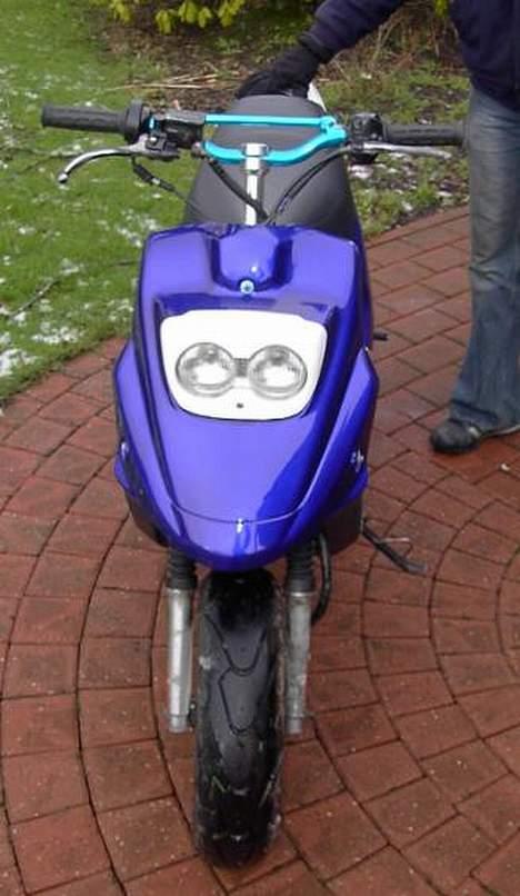 PGO HOT 50 SOLGT - Blå TNT styr :) - senere udskæringer og spartling :) billede 3