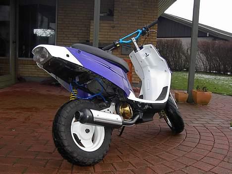 PGO HOT 50 SOLGT - Skråt :) Dejlig vinkel! billede 5