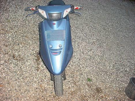 Yamaha jog (solgt) - før billede 1