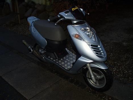 Aprilia 2002 billede 1