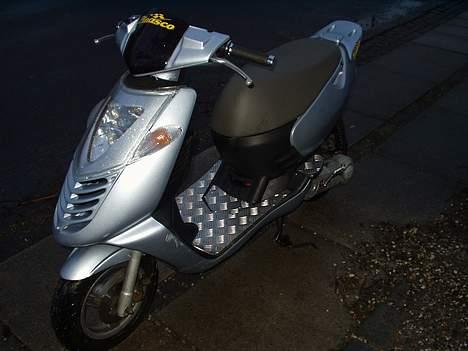 Aprilia 2002 billede 2