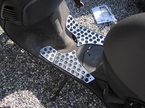 Aprilia SONIC SOLGT - så fik jeg sq også ny fodplade på sonicen total GAIL ;-D billede 10