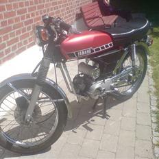 Yamaha DX 4-gear solgt