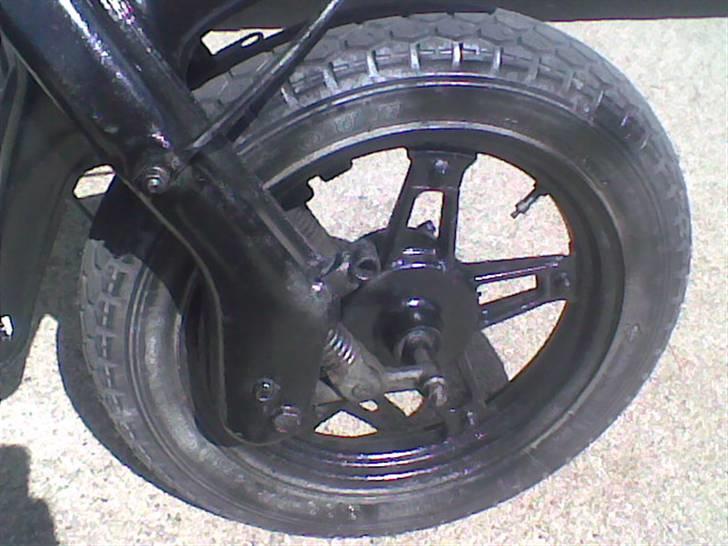 Suzuki Fz50 - synes selv fælgene er rimeligt lækre :D billede 11