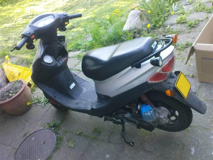 Sym DD 50 (Før) - heh, grimt power-luftfilter - nice scooter :P billede 6