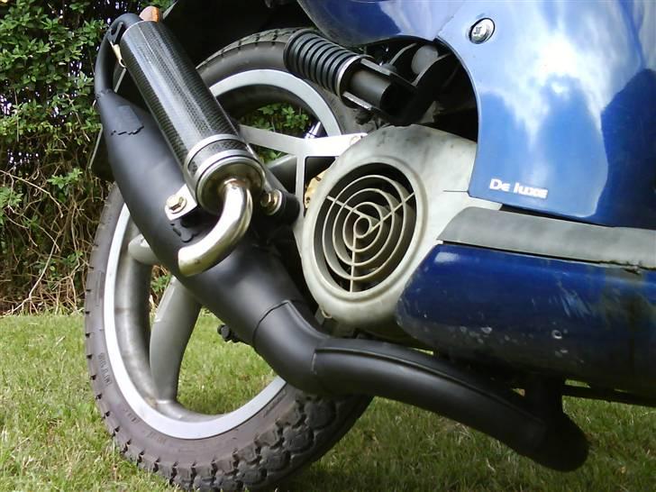 Aprilia Scarabeo Racing - Yasuni R - Black edition billede 18