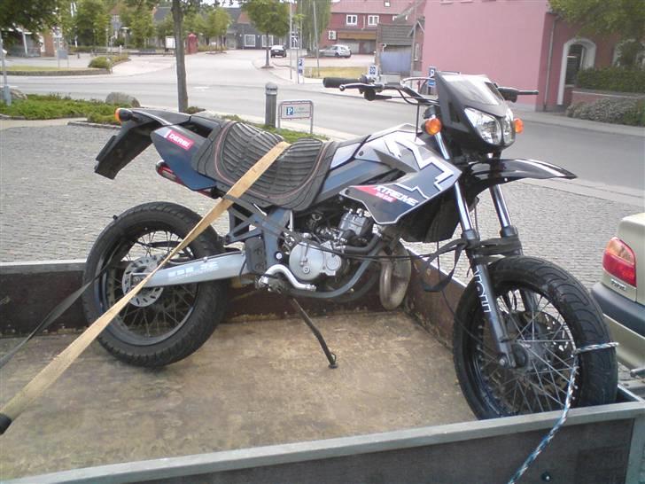 Derbi Senda - Taget da vi skulle have noget at spise, på hjem med den. d: billede 1