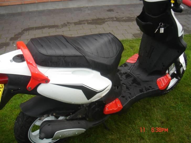 PGO Pmx Sport TOTALSKADET billede 6