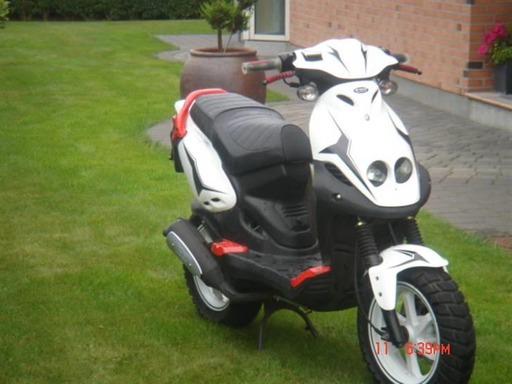 PGO Pmx Sport TOTALSKADET billede 8