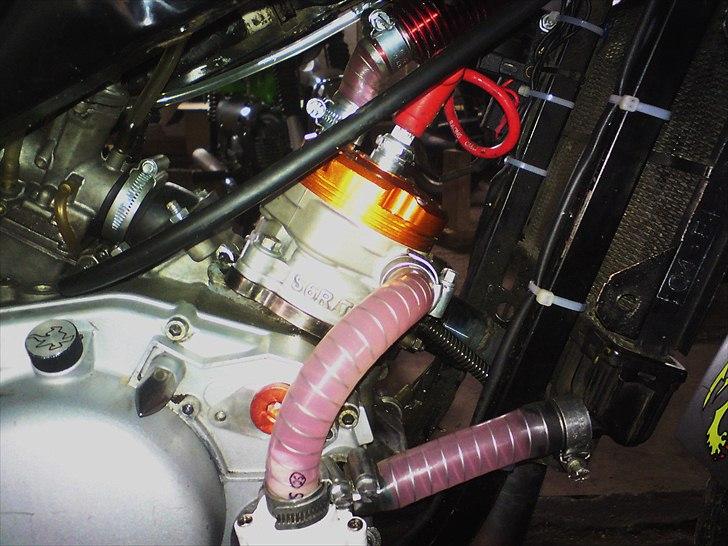 Yamaha TZR LC ÐÐ R/T 70cc - Der har vi jo så maskinehallen :) med nye dele :D billede 14