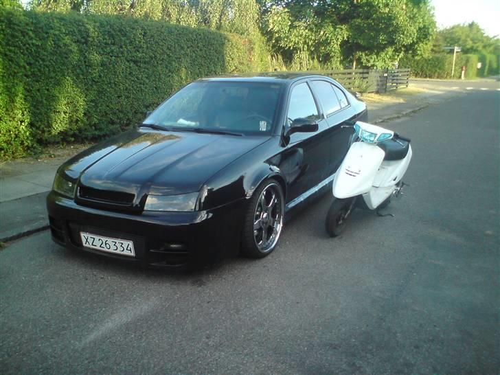 Yamaha Jog fs ¨Armani¨ Stjålet - Min og Niolai Jensens fede slæder .. Som den står nu kl 20:10 den 02-aug-08 billede 1