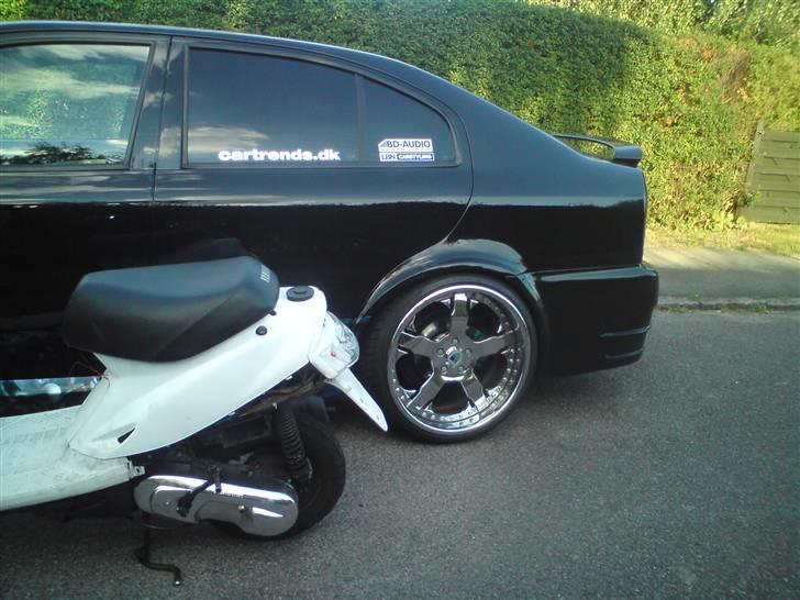 Yamaha Jog fs ¨Armani¨ Stjålet - Min og Niolai Jensens fede slæder .. Som den står nu kl 20:10 den 02-aug-08 billede 3