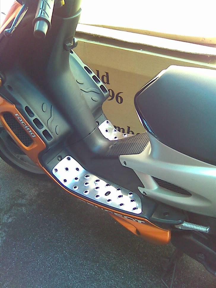 Peugeot Speedfight 1 LCE - min nye alu fodplader  billede 5