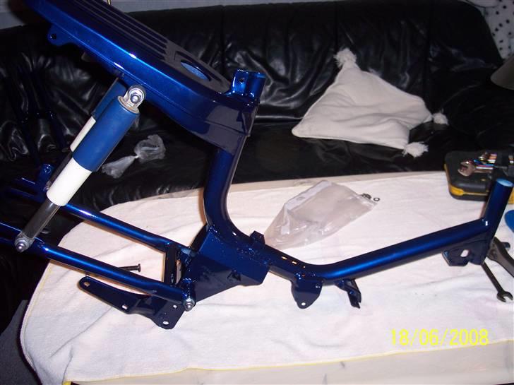 Honda PF50 Amigo-R (Projekt) - Så er jeg begyndt at samle. Bemærk at støddæmperne er blevet som nye billede 7