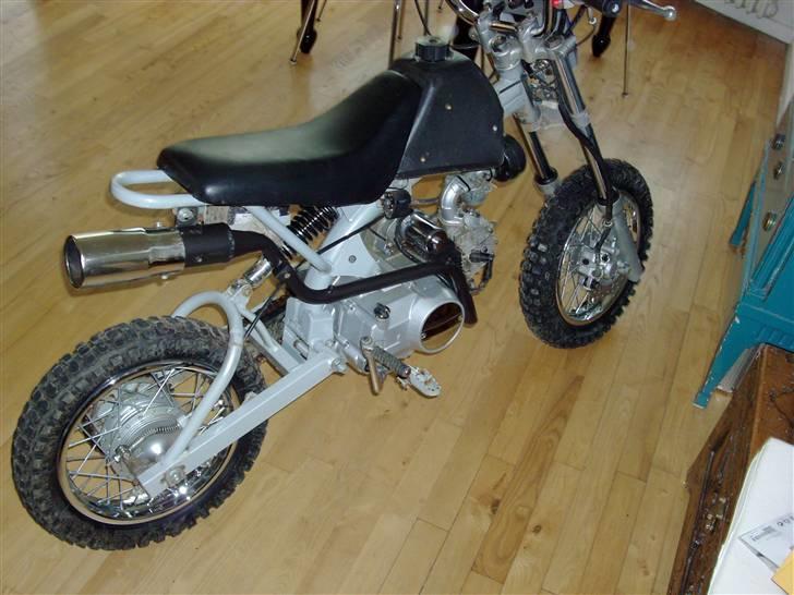 MiniBike Dirtbike 110 cc - Som den ser ud idag  efter en masse rengøring og pudsning billede 1