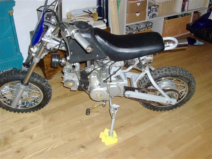 MiniBike Dirtbike 110 cc - Som den ser ud idag efter en masse rengøring og pudsning billede 4