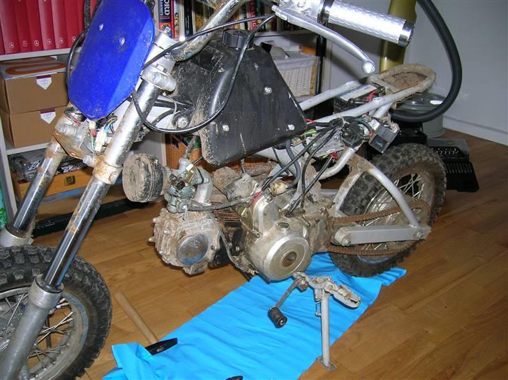 MiniBike Dirtbike 110 cc - Som den så ud da jeg overtog den for 3 dage siden :S billede 6