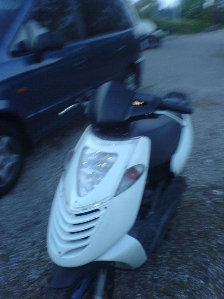 Aprilia Sonic SOLGT! - Flere billeder kommer , skal bare lige tages :) billede 2