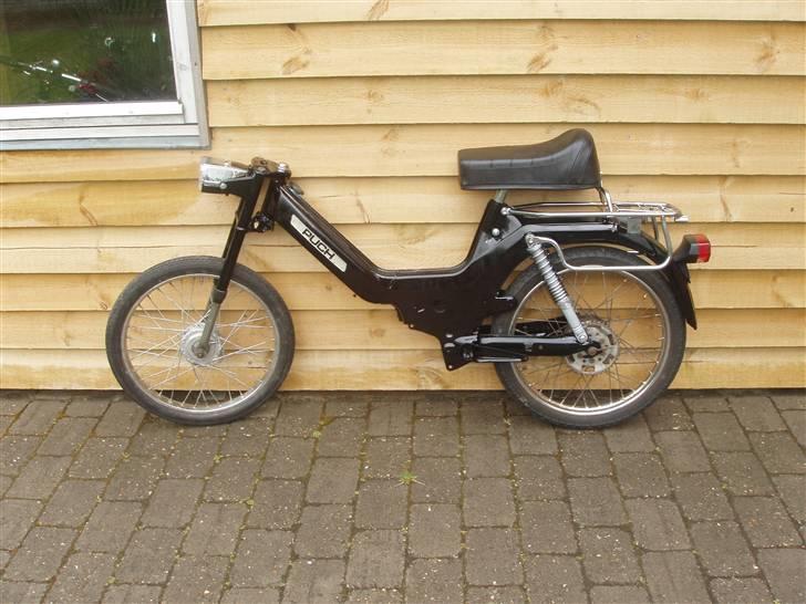 Puch Maxi 2 gear - Endelig nye billeder! Her Maxi´en set fra siden. Sandblæst - Malet - Samlet! billede 6