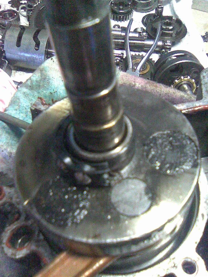 Puch Monza - Candy Rød - Solgt - Gammel tap med korkpropper og så sidder der et halvt krumtapsleje tilbage :b billede 19