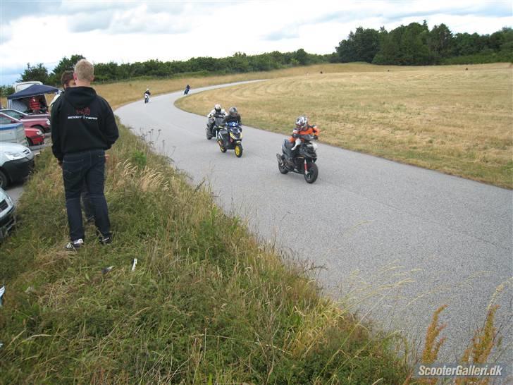 Yamaha jog rr  byttet - forsøger at lukke af for lehmann, gik bare ik for godt :P billede 18