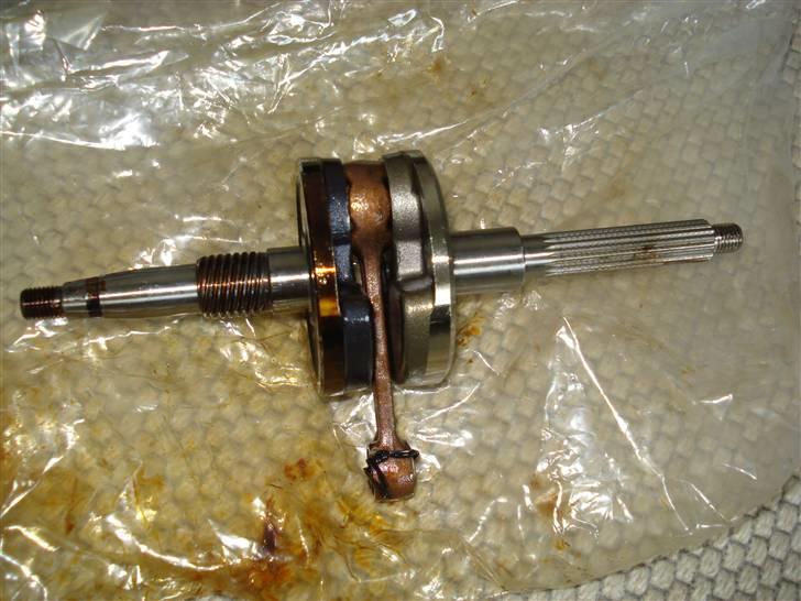 PGO Hot 50 (lotte) - hendes nye krumbasse fra stylepro og der kommer c4 lejer på:P og det sorte er fedt den er smurt ind i :P billede 16