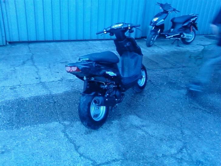 PGO hot 50  ( Solg 6.000kr ) - med sonic støddæmper, lidt højere, bare middeltidligt!! billede 10