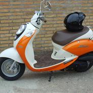 Sym Mio50