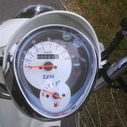 Sym Mio50