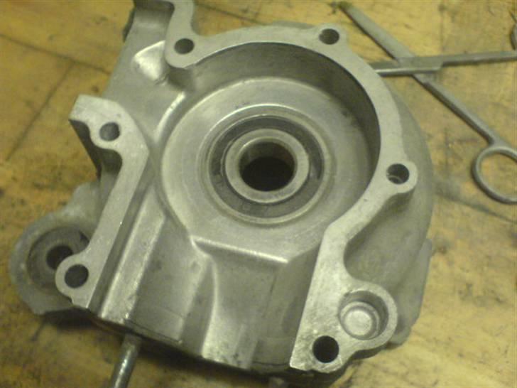 Suzuki FZ 50 PROJEKT SOLGT - nu er der billeder helt fra starten. dette er af krumtapshuset billede 17