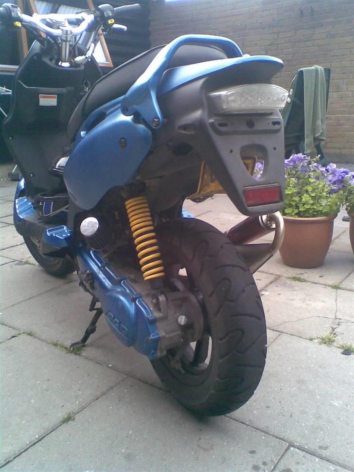 PGO pmx byttet til jog as - diode baglygte og metallic kiskstarter skjold billede 2