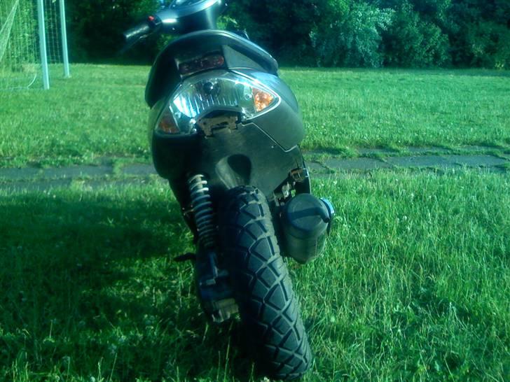 Yamaha Jog R - SOLGT! - Sådan så baglygten ud før den der er på nu :) billede 6