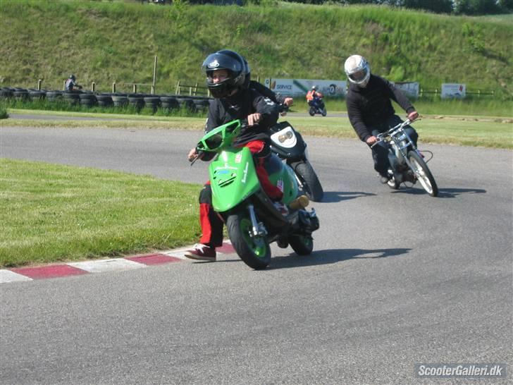 Yamaha jog byttet til-bws jogR - mig på ulla, og michael bag ved på marie ;D billede 8