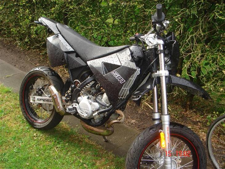 {{currentPhoto.altText}} billede {{currentPhoto.number}}