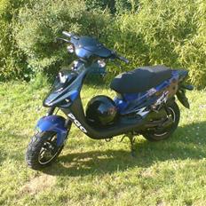 PGO hot 50 neon grøn.  SOLGT