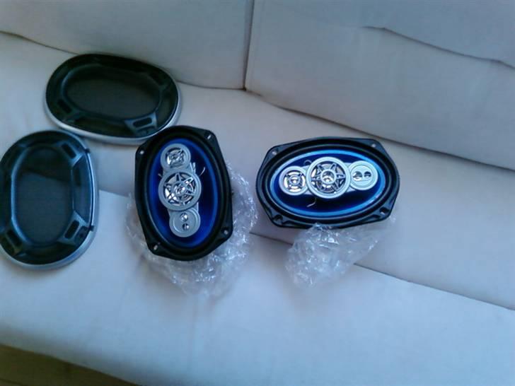 PGO hot 50  ( Solg 6.000kr ) - bil højtaler, helt nye,. kommer i, men der skal først skæres plads i hjelmboksen billede 12